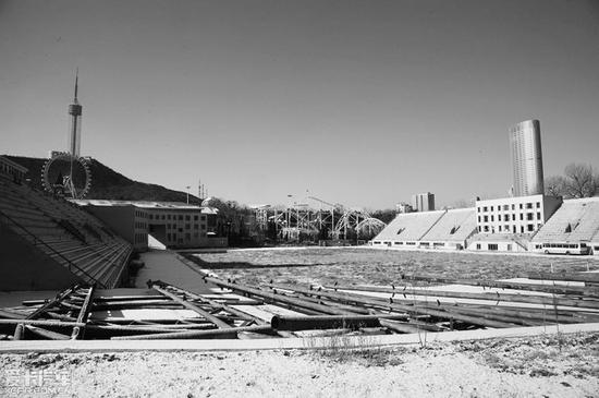 大連火車(chē)頭體育場(chǎng)改造項(xiàng)目-拆遷重建中 大連火車(chē)頭體育場(chǎng)改造項(xiàng)目-拆遷重建中